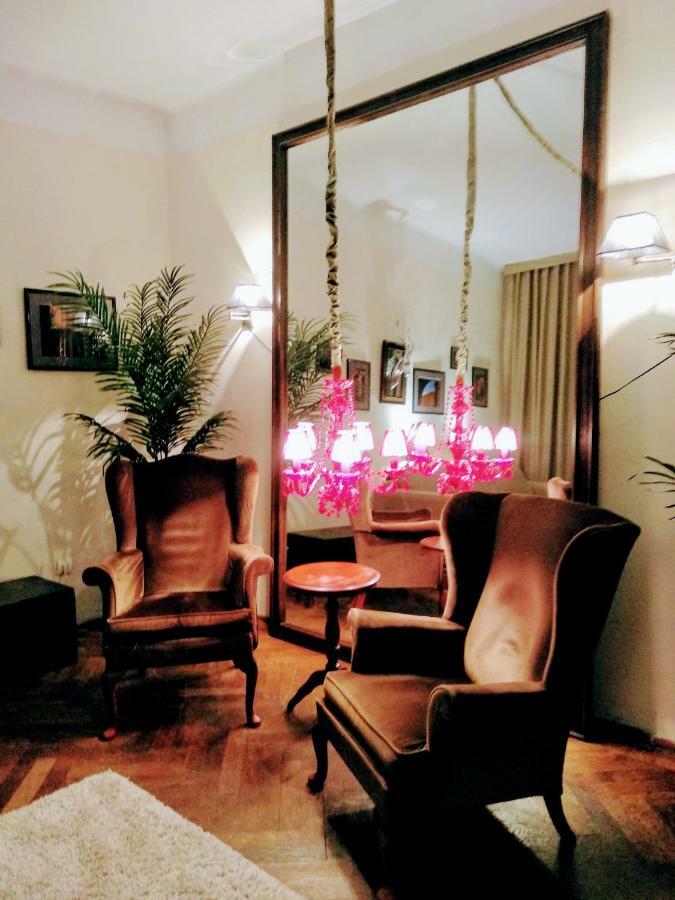 Charming Vintage Apartment Piata Sfatului บราชอฟ ภายนอก รูปภาพ